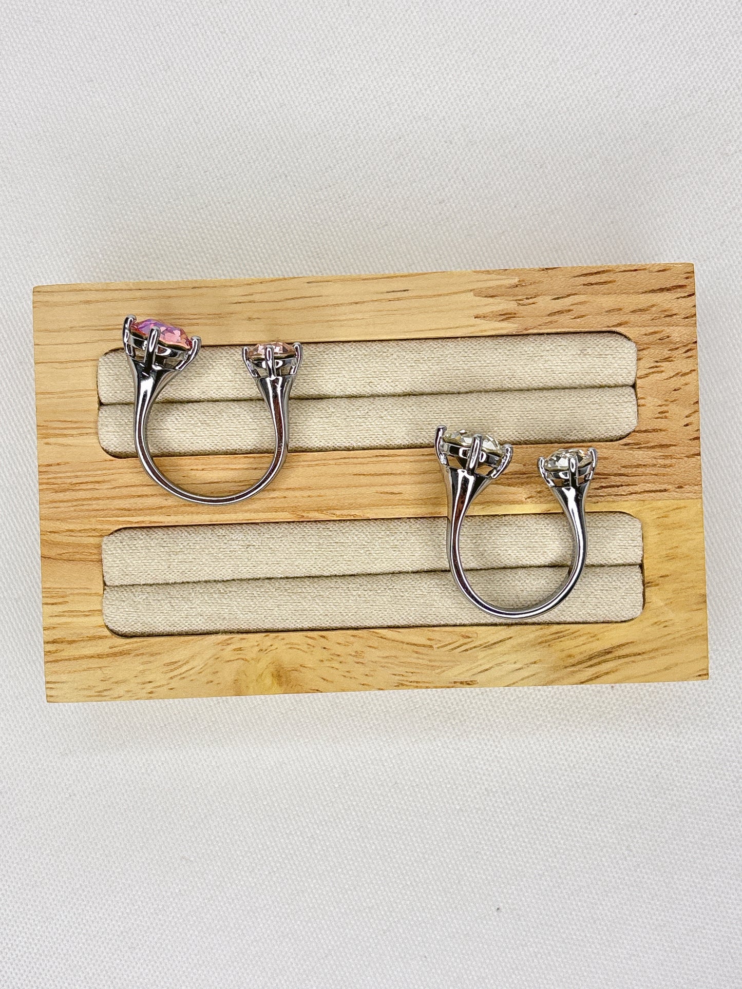 Eleganter offener Silberring mit Kristall