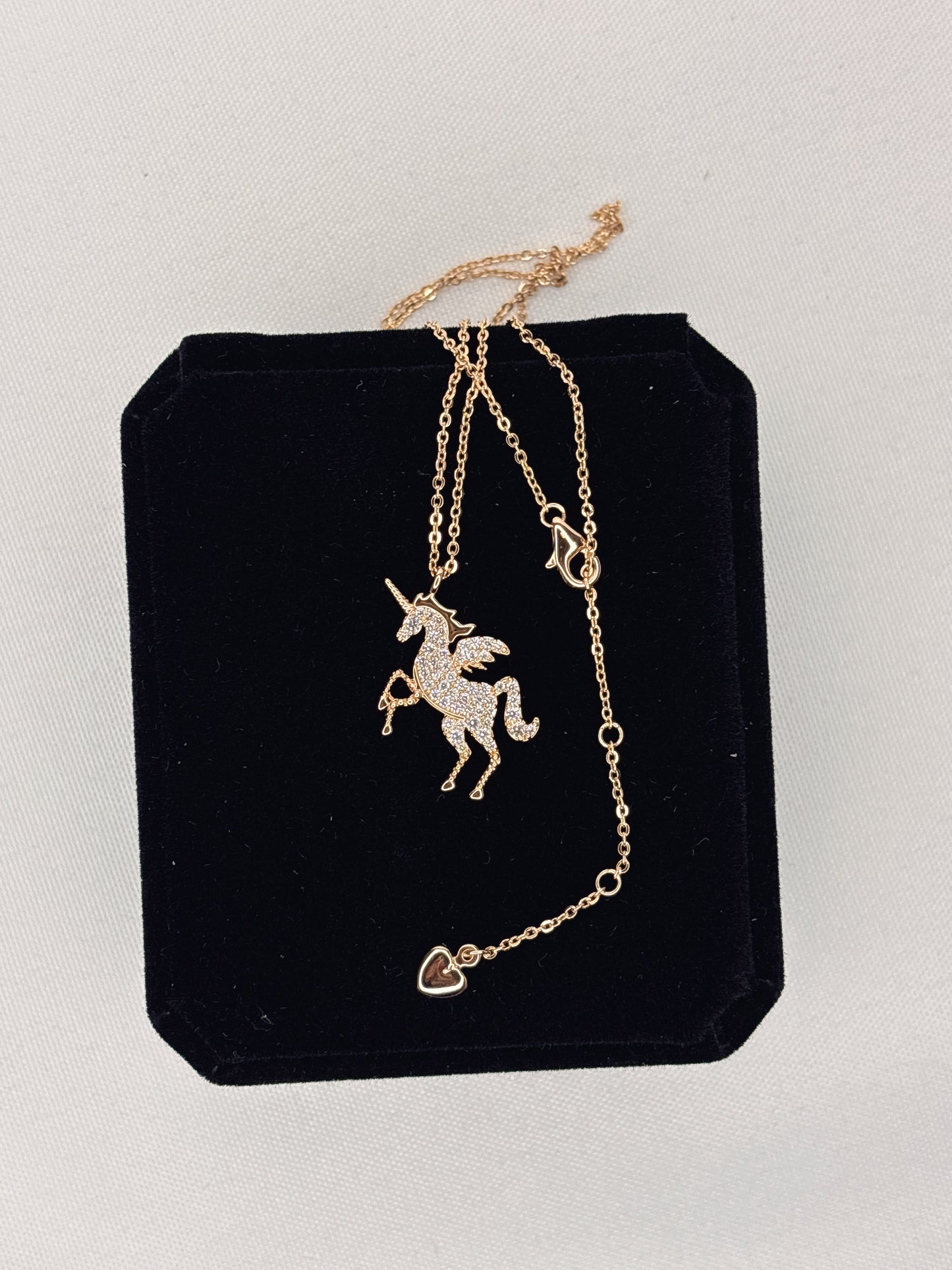 ✨ Funkelnde Einhorn-Halskette mit Flügeln – Märchenhafter Schmuck aus Silber ✨