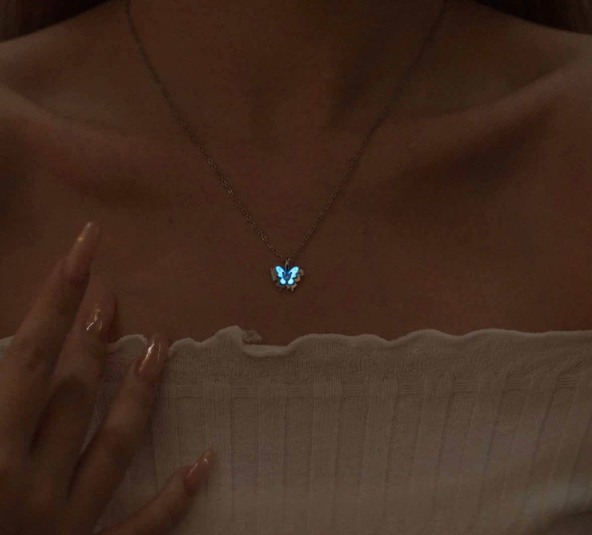 Zarte Schmetterling-Kette in Silberoptik