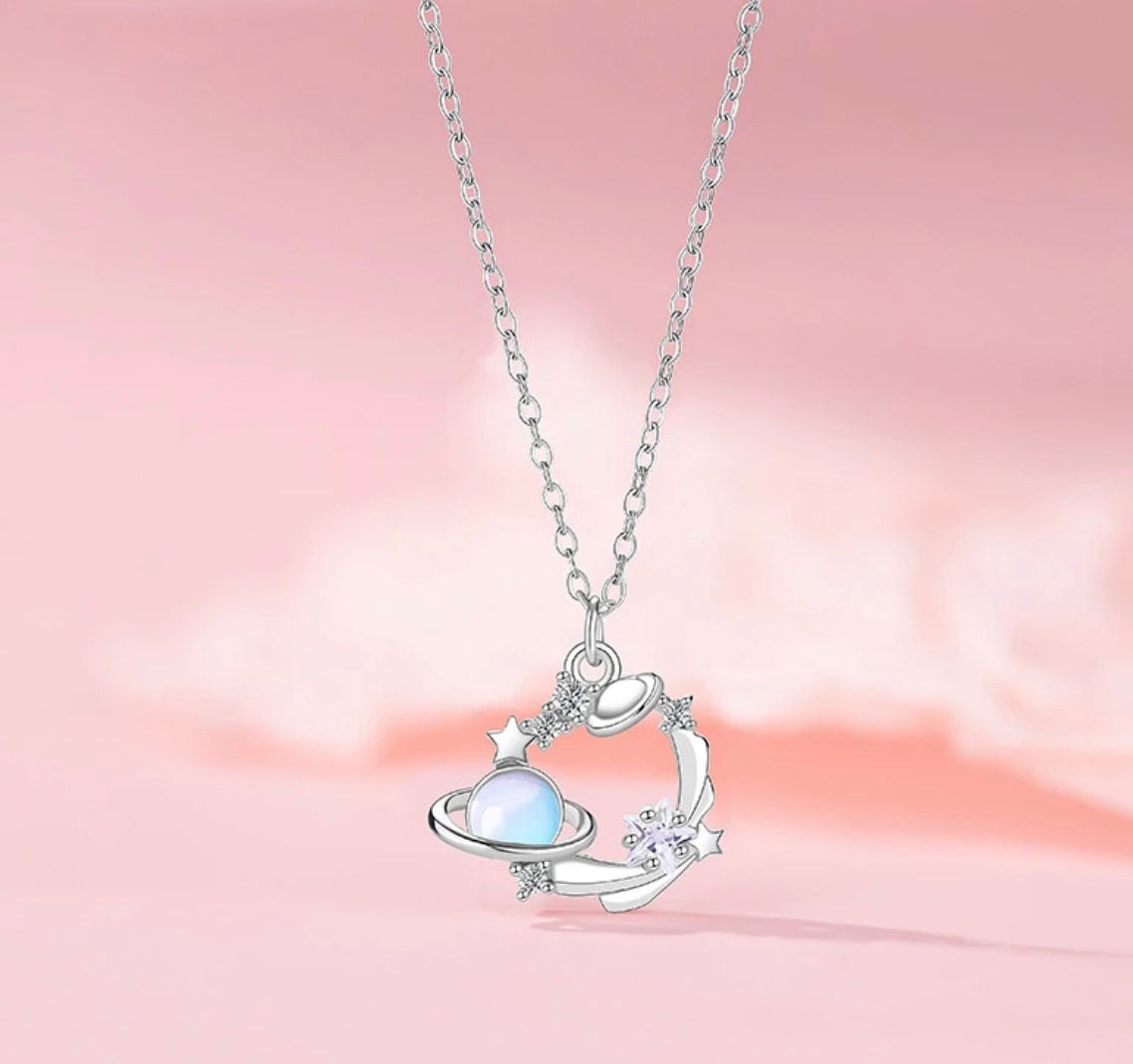 Silberfarbene Planetenkette mit Sternenanhänger