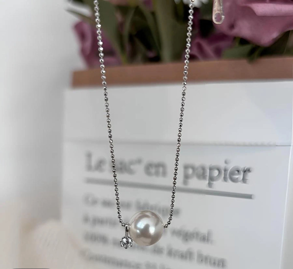 Zarte Perlenkette mit Silberkette – elegant & schlicht