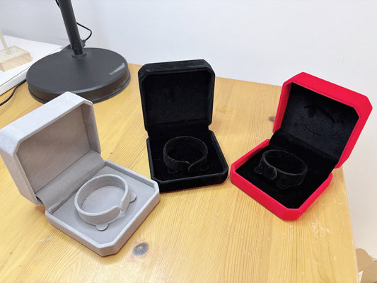 Little Shark - Schmuckbox aus Samt – Elegante Geschenkbox für Ring, Kette oder Armband