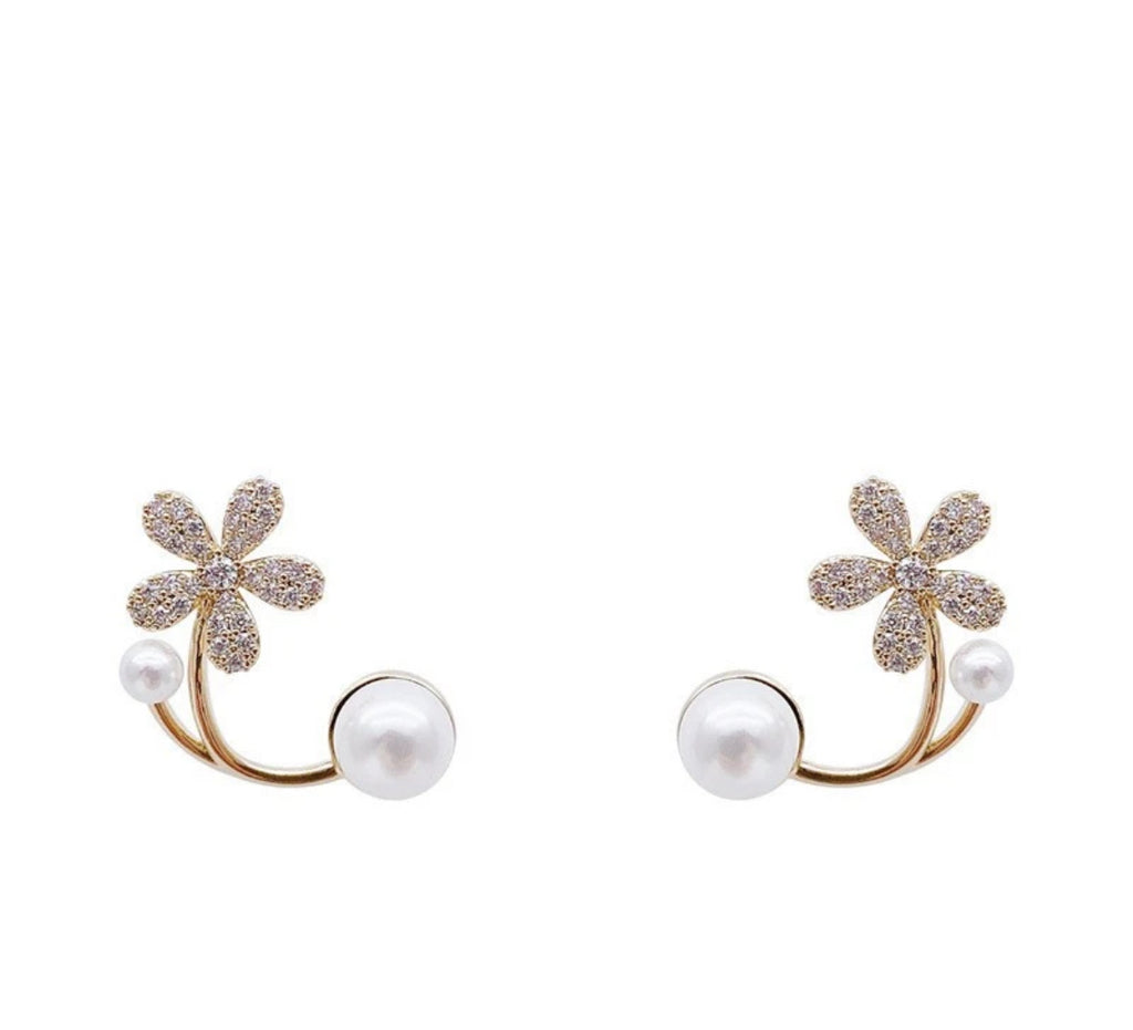 2-in-1 Design: Funkelnde Blüten-Ohrringe mit Perlen & Zirkonia