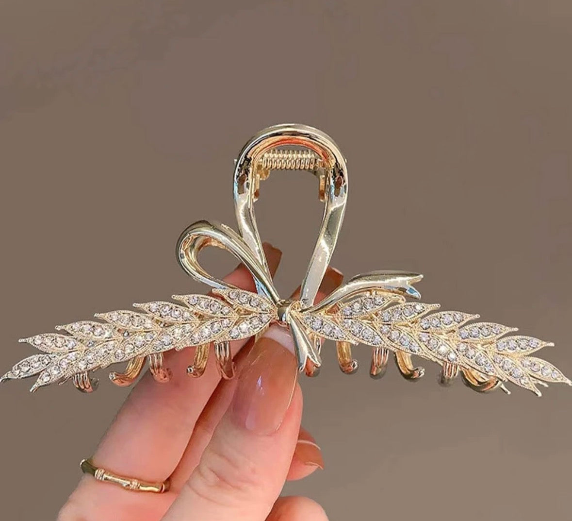Little Shark - Elegante Haarspange mit Kristall-Blattdesign