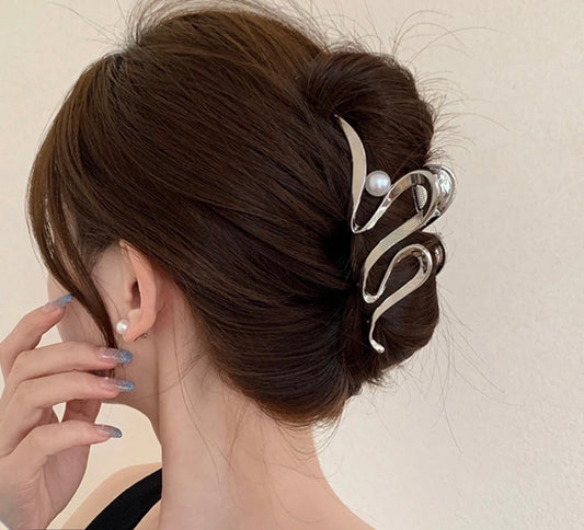 Little Shark - Elegante Haarspange mit Perlen-Design