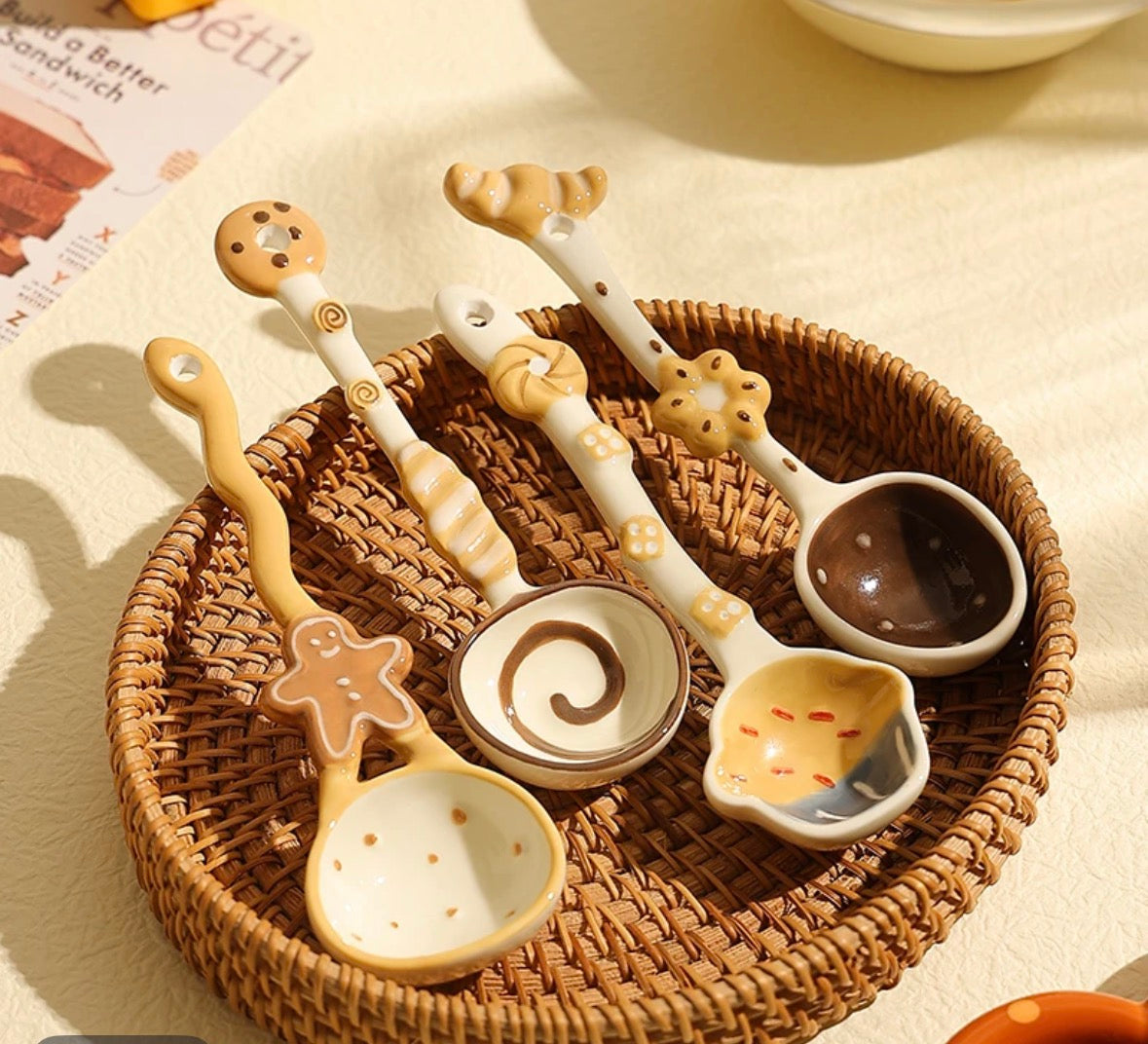 Keramik-Löffelset im Dessert-Design