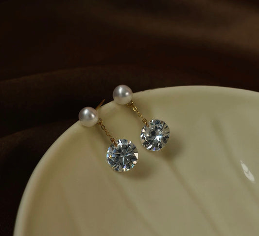 Perlen-Ohrhänger mit Kristallanhänger