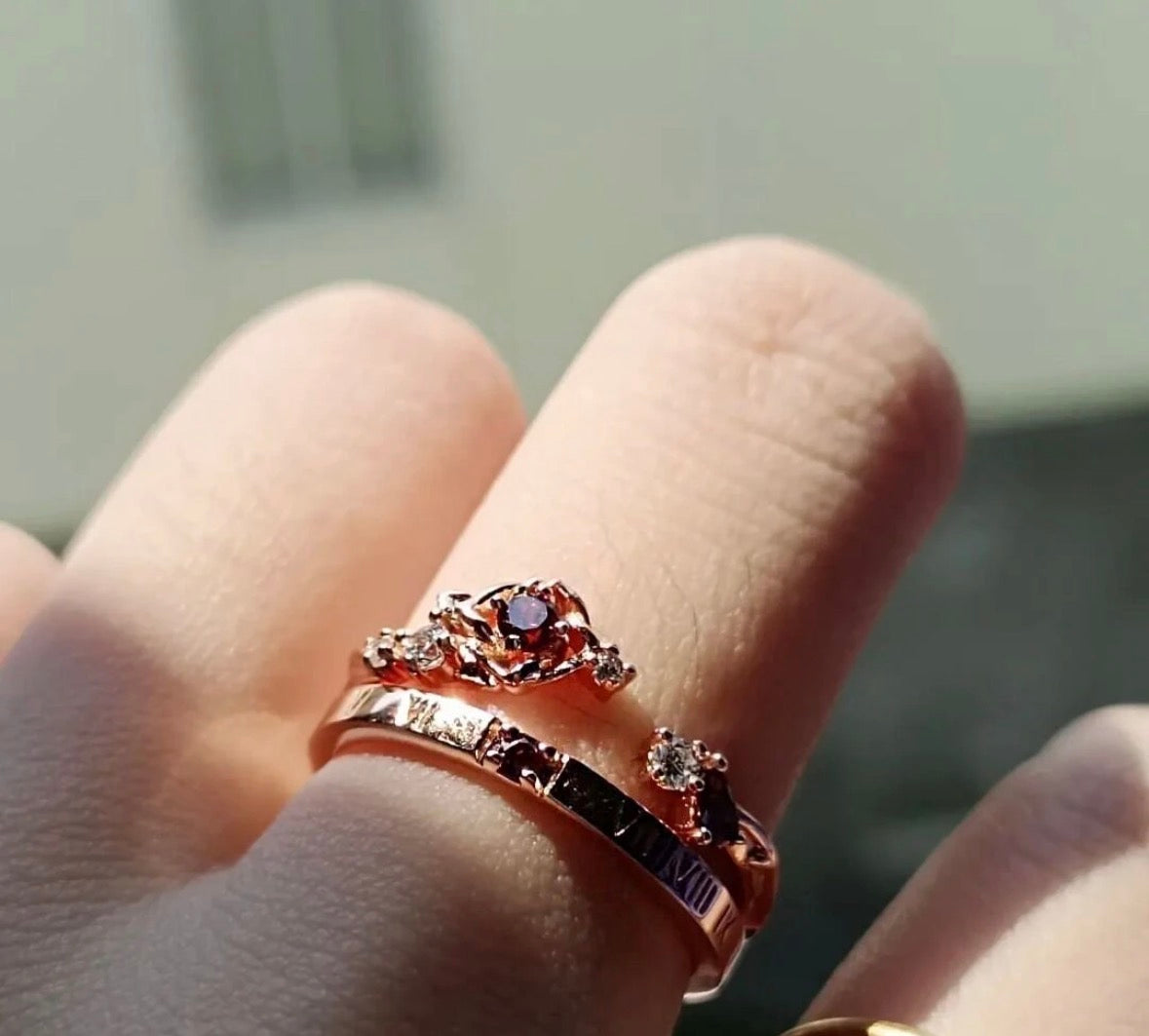 Little Shark - Offener Roségold-Ring Set mit roten Zirkonia