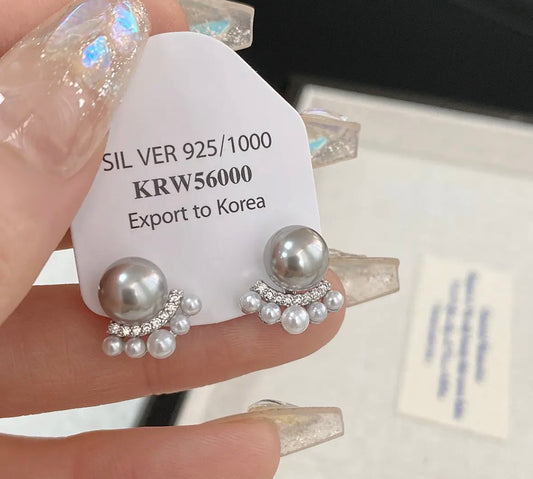 Perlen-Ohrstecker mit Strasskranz